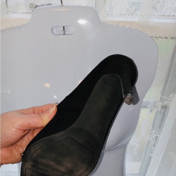 Report Elegant Black suede Women's Pumps with accent 8.5w excellent condition! - Picture 4 of 4